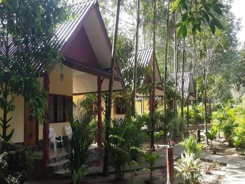 Khao Sok Holiday Resort Khao Sok National Park Екстер'єр фото