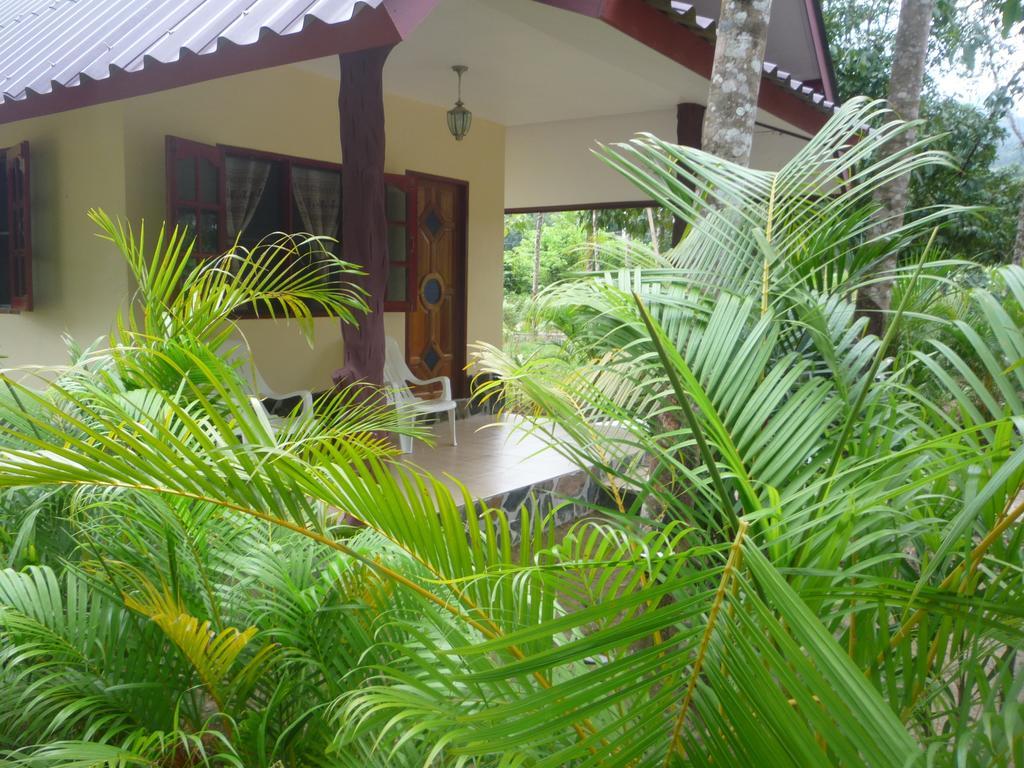 Khao Sok Holiday Resort Khao Sok National Park Екстер'єр фото
