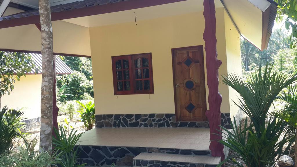 Khao Sok Holiday Resort Khao Sok National Park Номер фото